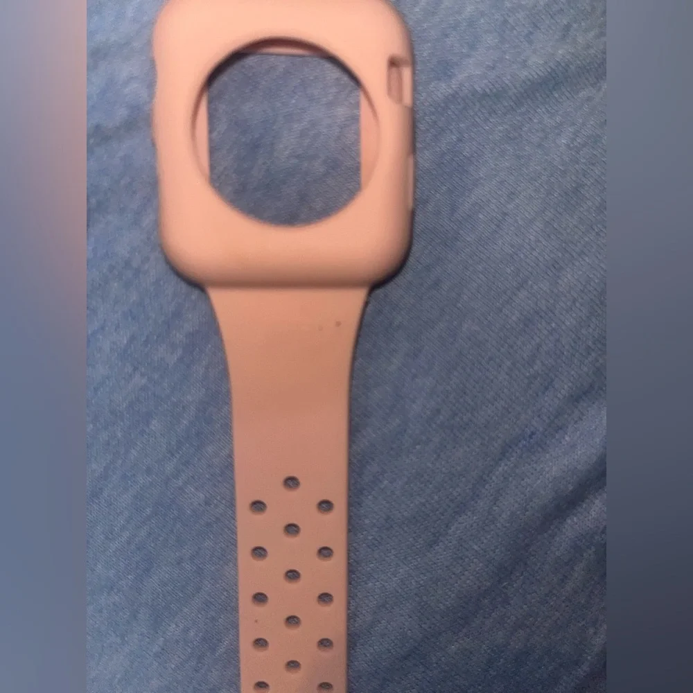 🎉 HOST PICK 🎉 *NEW/ UNUSED* Pink Silicone Apple Watch 42mm Protective Case Band